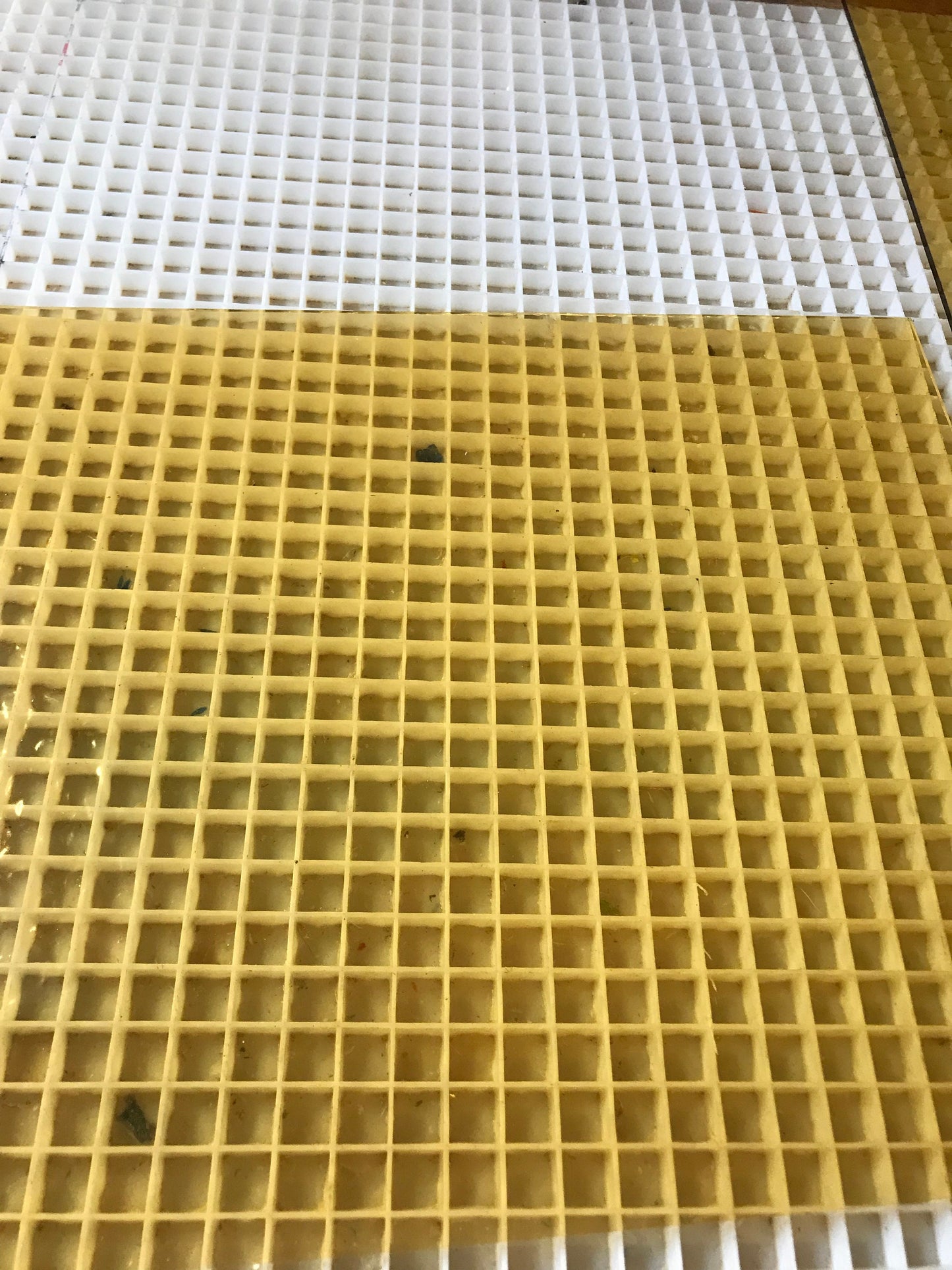 8" x 6" - Regency Gold English Muffle (Wissmach 4917 EM)