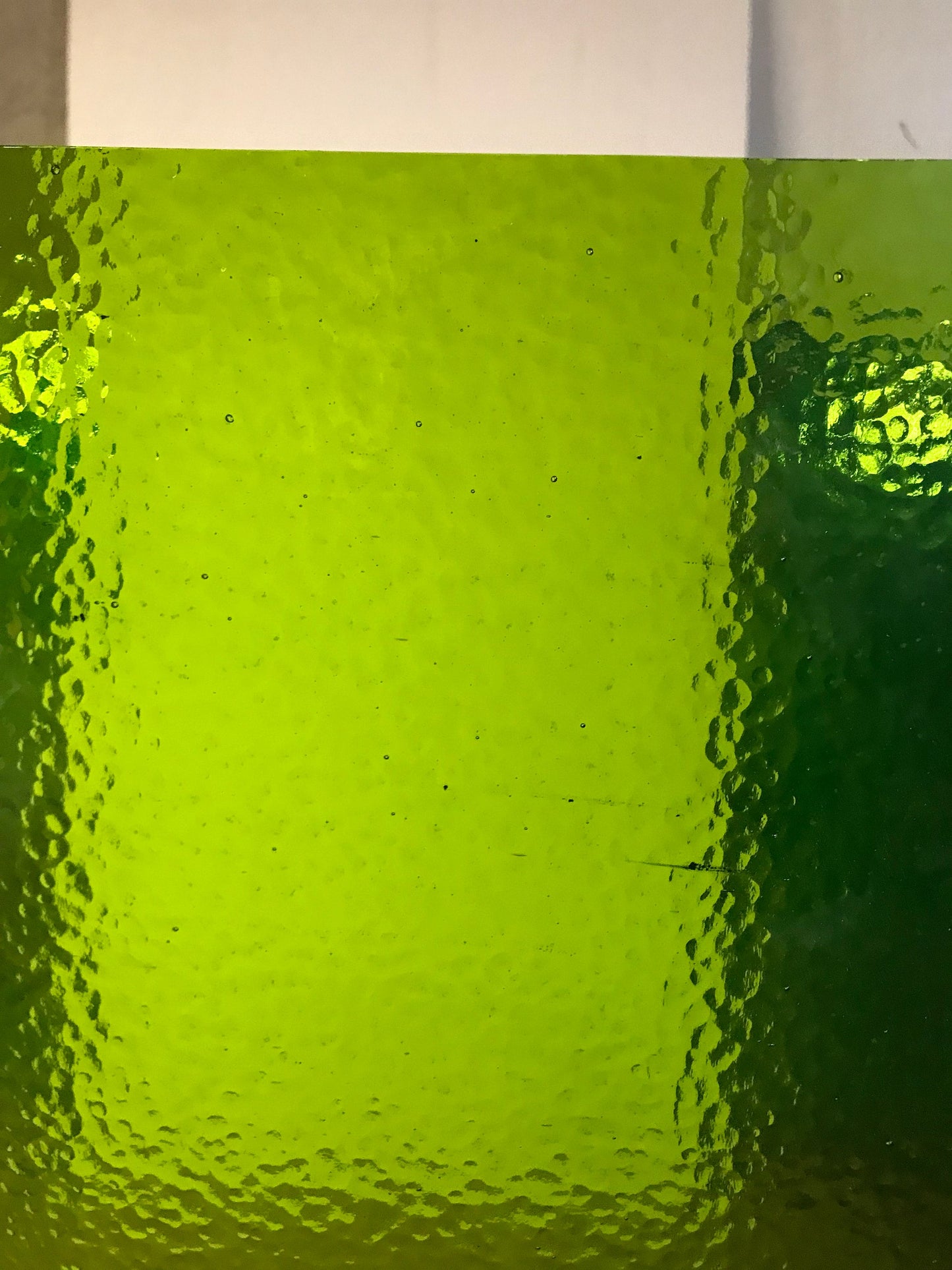 8" x 6" - Medium Chartreuse Green Corella Classic (Wissmach 1146 CC)