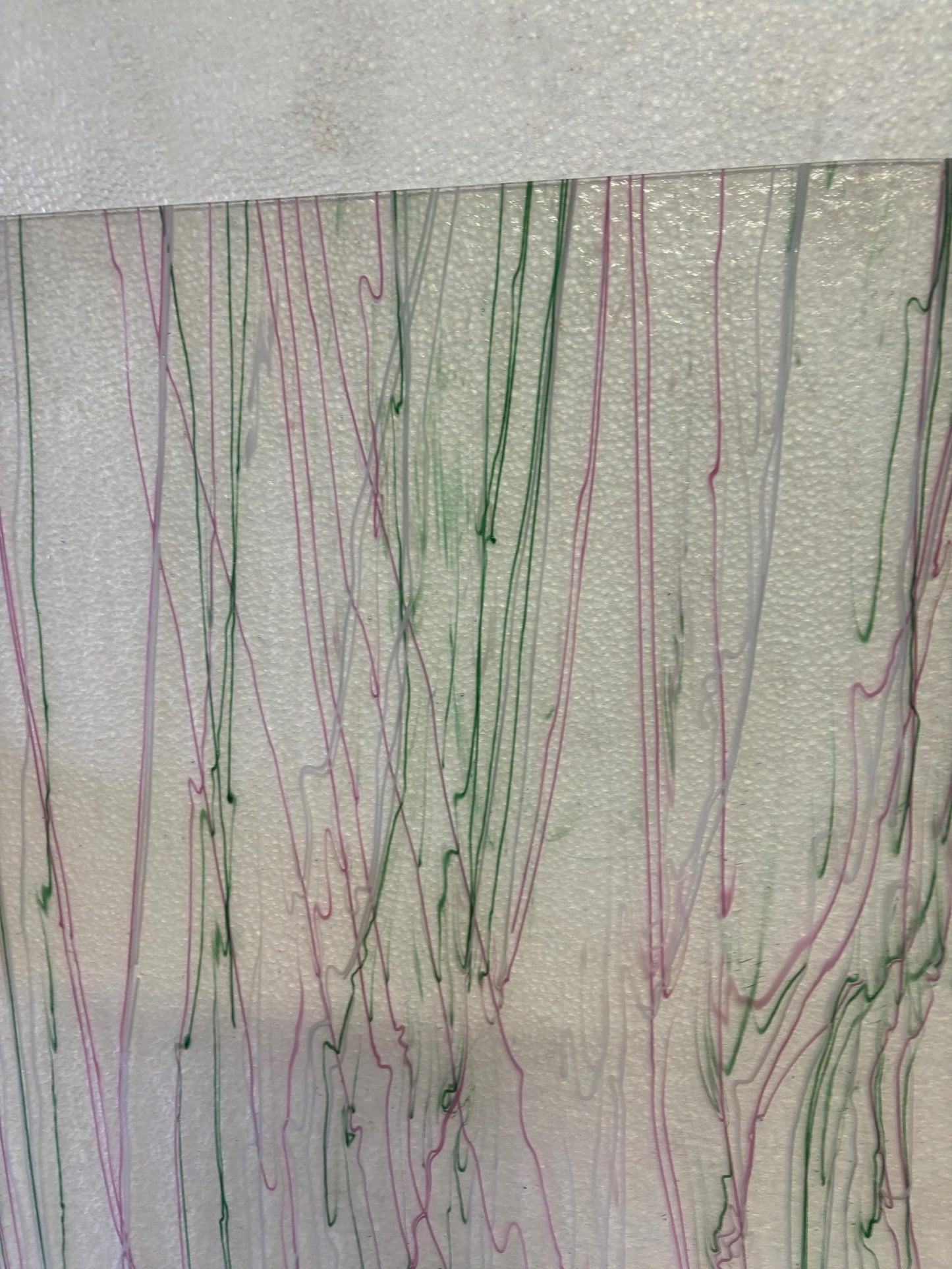 10" x 10" Pink, Green and White Streamer on Clear - (Bullseye 4182-0000)
